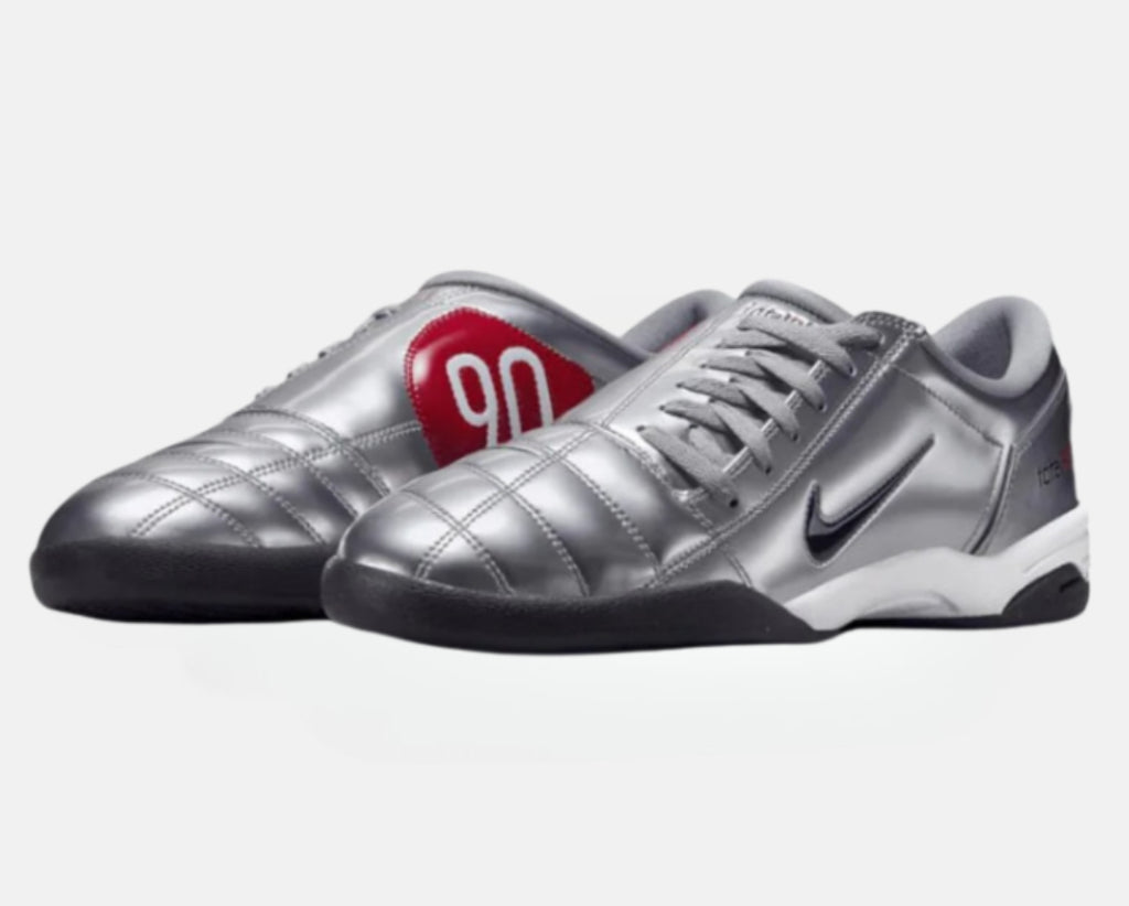 NIKE TOTAL 90 “silver”