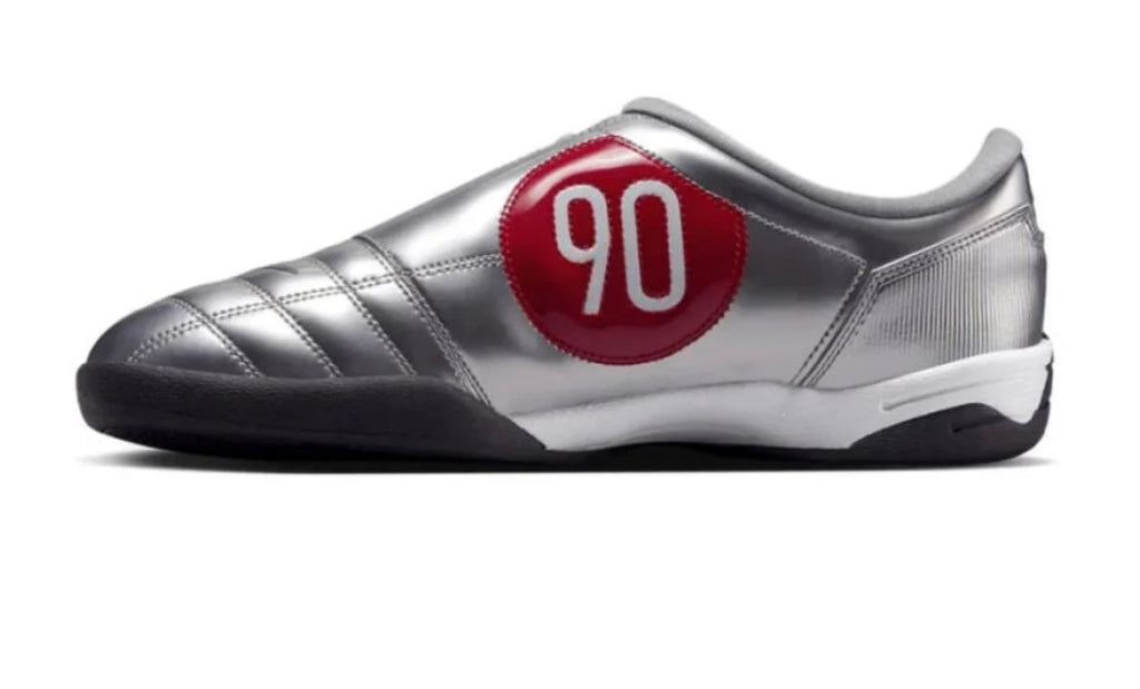 NIKE TOTAL 90 “silver”
